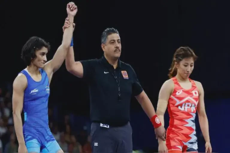 Vinesh Phogat Defeats Unbeaten Yui Susaki