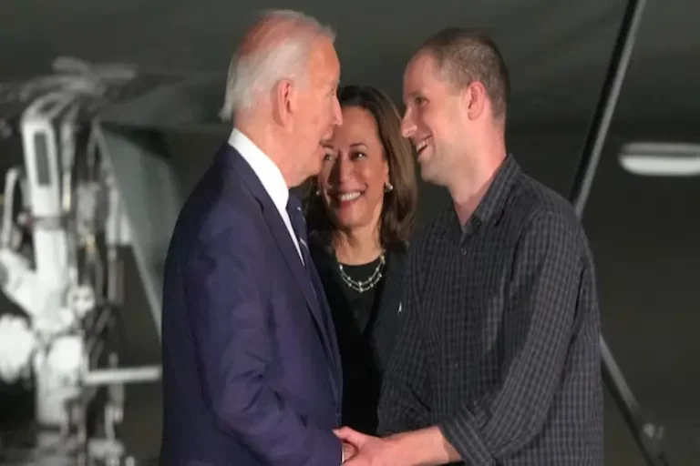 American Prisoners Return Home