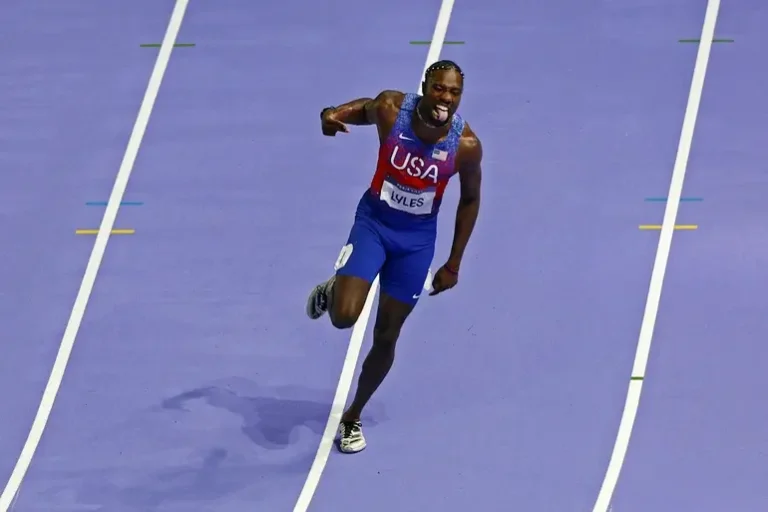 Noah Lyles Wins 100m Gold in Paris by Just Five-Thousandths of a Second Noah Lyles Wins 100m Gold in Paris by Just Five-Thousandths of a Second