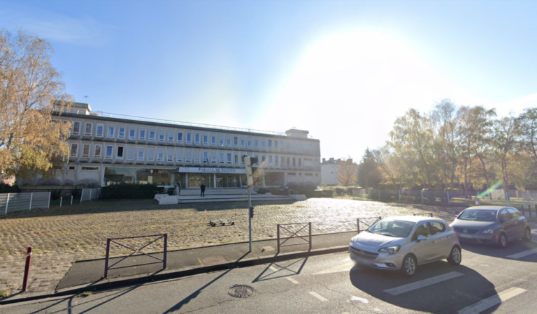 Beauvais Court. Eighteen months suspended for sexual assault on a minor