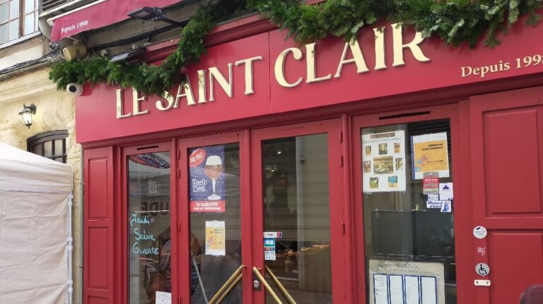 Compiègne. The Saint-Clair bar under construction before reopening Friday November 22