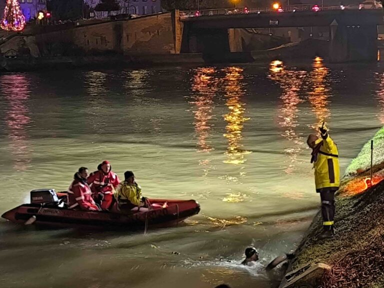 Creil. The Maxipontains take control of the crossing of the Oise