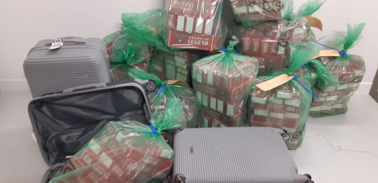 Beauvais Airport. Customs discover 885 cartons of cigarettes in passengers’ suitcases