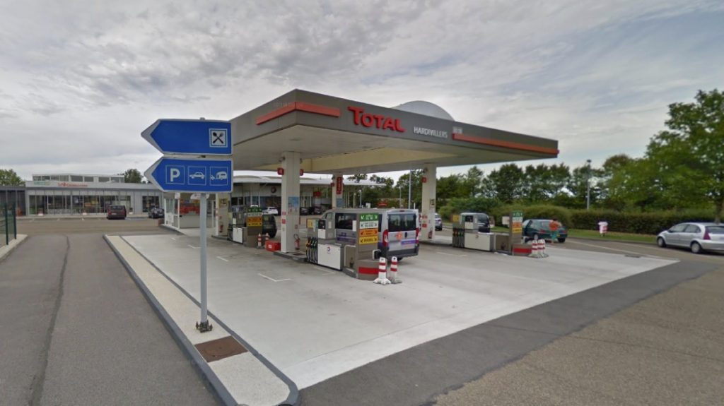 Water was found in the SP95 sold at the Total station in the Hardivillers area, on the A16, near Beauvais. (Google Maps screenshot)