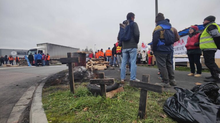 Beauvais. AGCO employees expect more from negotiations and make it known