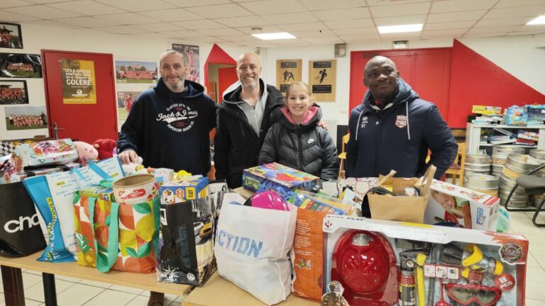 The Beauvais rugby club offered its collection of gifts to the Restos du coeur