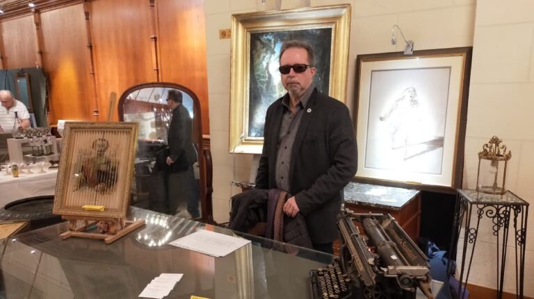 Compiègne. 28th Antiques, flea market and arts and crafts fair Saturday December 14 and Sunday December 15