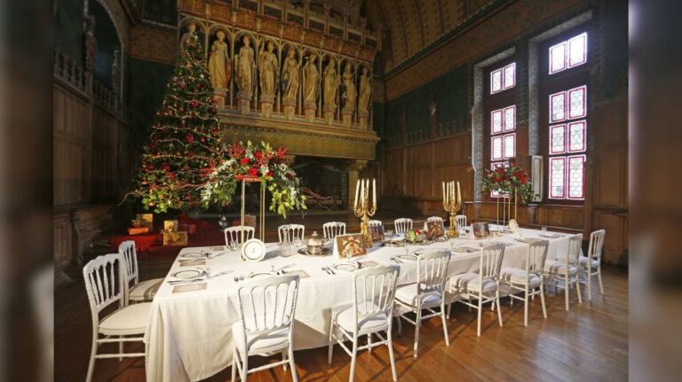 Discover the table of Napoleon III at the Château de Pierrefonds, one evening in December 1862