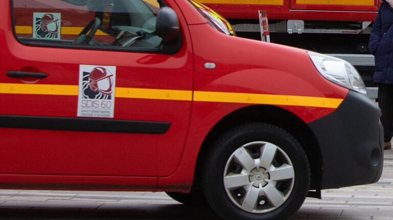 Quincampoix-Fleuzy. Fire breaks out in a barn full of straw