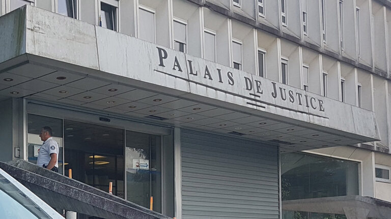 The Beauvais judicial court evacuated and closed until further notice
