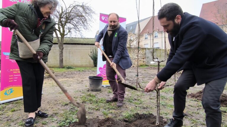 In Orry-la-Ville, we planted a tree dedicated to organ donors