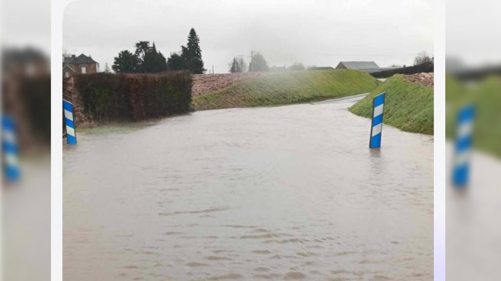 Between Cempuis and Sommereux, the road was impassable this Thursday, January 30 in the morning. (Photo: ICR60)