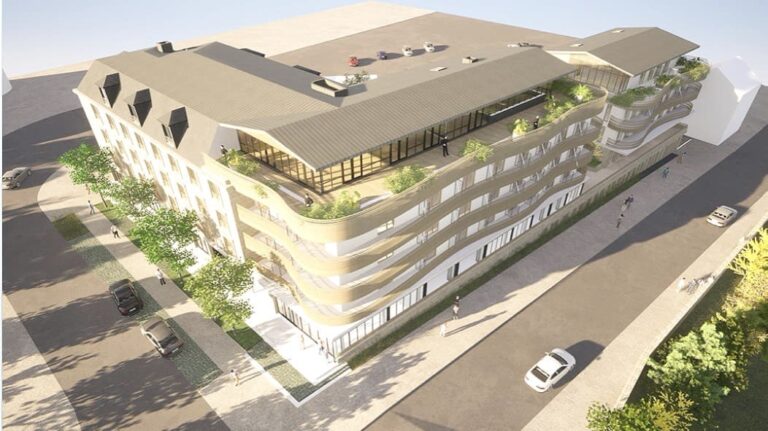 Compiègne. Here is the future hotel with Rooftop Place de la Gare