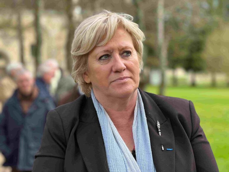 The dream of a winter night: variations on the “Oise-Hebdo-Gate”