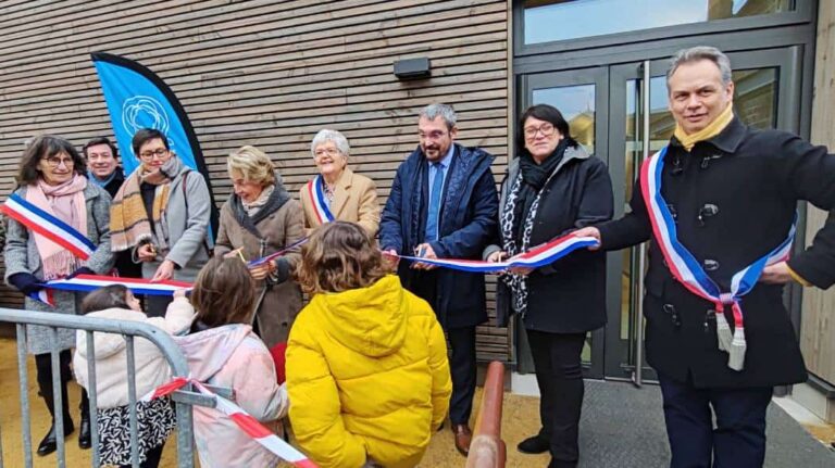 Warluis. The new educational infrastructures inaugurated, the town continues the restructuring of its town center