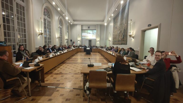 Beauvais. The budget voted without the left, the covered hall makes a comeback