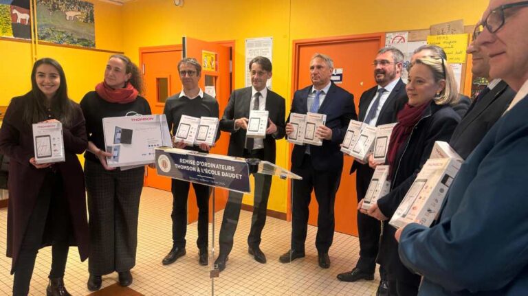 Beauvais. After the ransacking of the Daudet school, the company Thomson offers digital tools