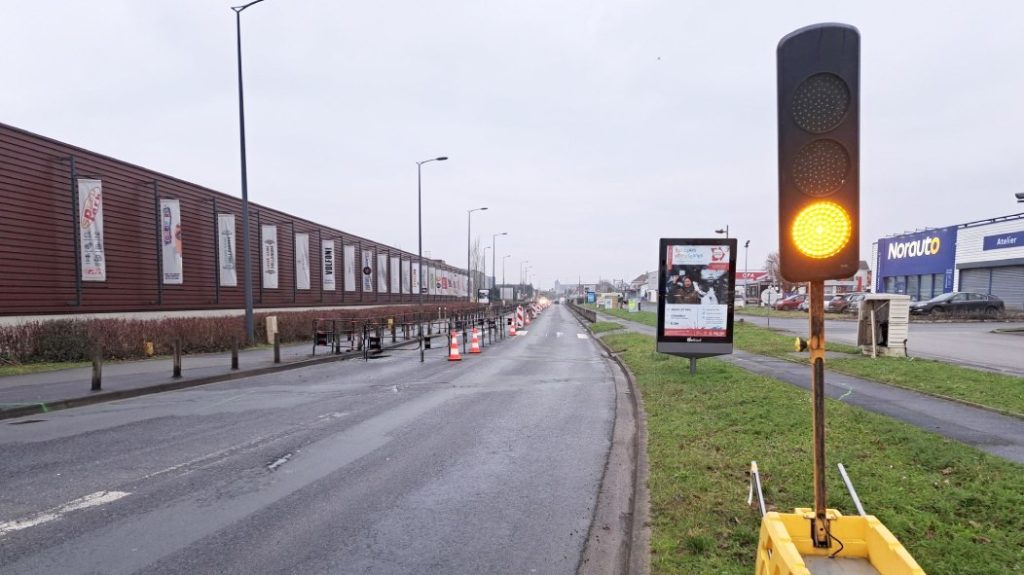 Since February 10, and until March 15, traffic has been alternated route de Beaumont, as well as on part of Aristide-Briand avenue in Chambly. Before work in Persian. (Photo DR)