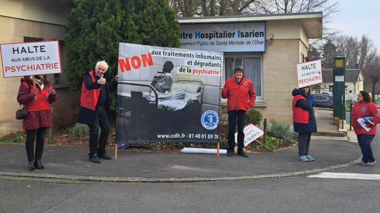 Clermont. They demonstrate against psychiatric care deemed “degrading”