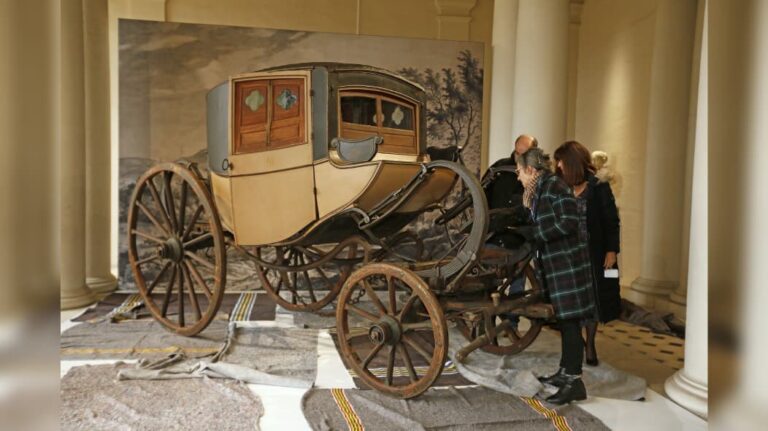 After the lunar rover, the castle of Compiègne exhibits the bastardelle