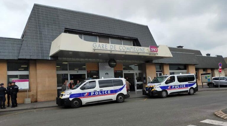 Forbidden to appear in Compiègne, a young adult rackete and strikes a minor at the station